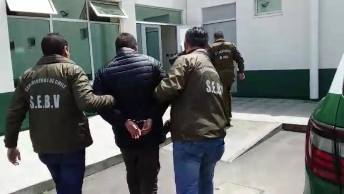 Carabineros detuvo a hombre que vendía en Facebook un auto robado