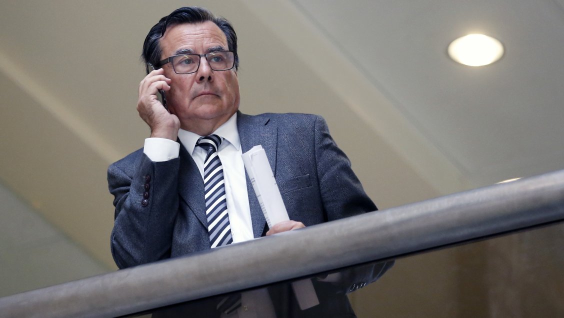 Diputado UDI denunció robo de cheques desde oficina en el Congreso