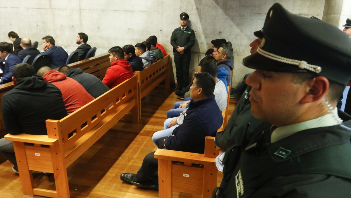 Formalizan a carabineros de Recoleta detenidos por ayudar a bandas delictuales