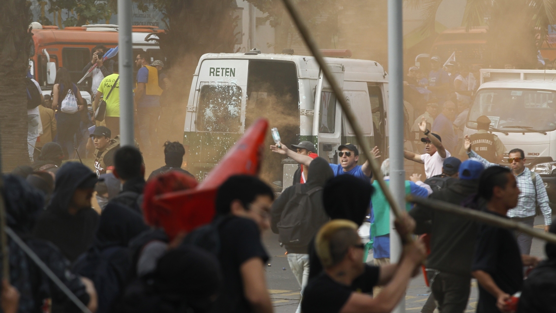Incidentes entre grupos antisistema y nacionalistas se registraron en la 