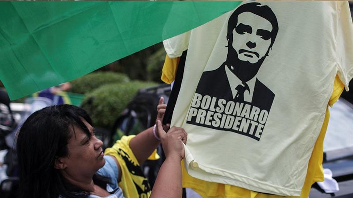 Tres encuestas le dan el triunfo a Bolsonaro el día antes del balotaje