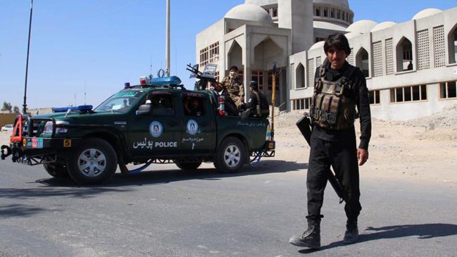 Al menos seis muertos en atentado contra base policial en Afganistán