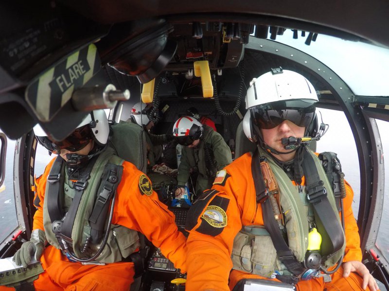 Armada realizó rescate aeromédico frente a las costas de Ancud