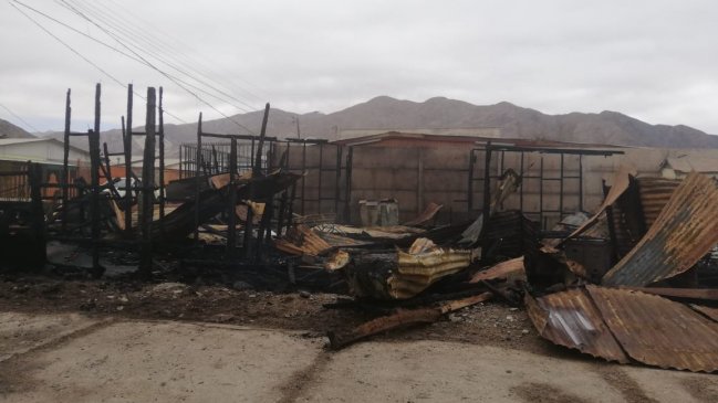 Incendios simultáneos: Dos casas fueron consumidas por las llamas en Chañaral