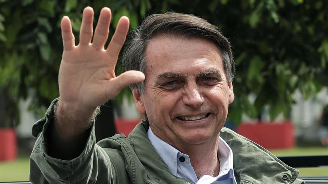 Bolsonaro baja el tono tras el triunfo: 