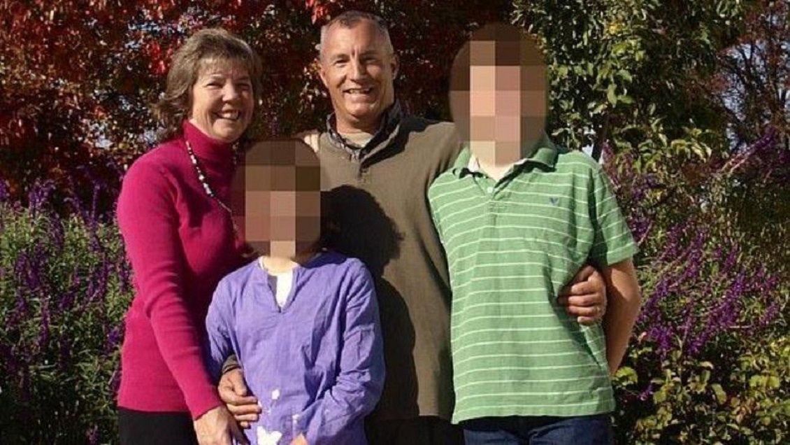 Alumno descubrió a su profesora en video porno cometiendo incesto