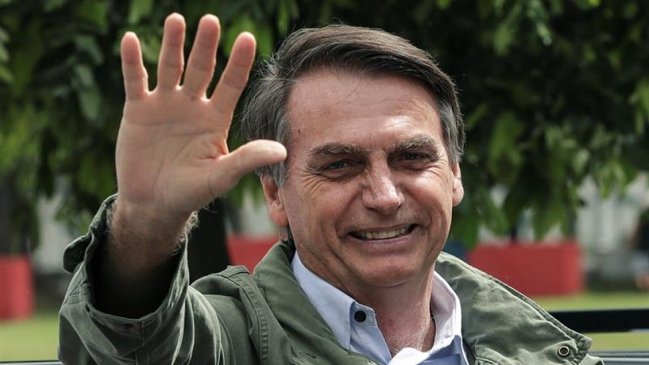 Bolsonaro baja el tono tras el triunfo: 