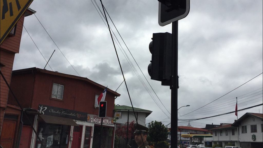 Debutó la primera esquina con el nuevo sistema de semaforización de Valdivia