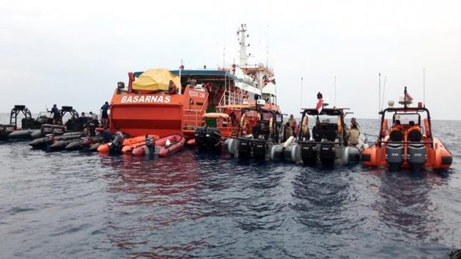 Indonesia se centra en recuperar cajas negras del trágico vuelo de Lion Air