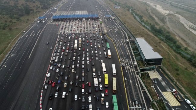 Las medidas de contingencia en las salidas de Santiago para este fin de semana largo