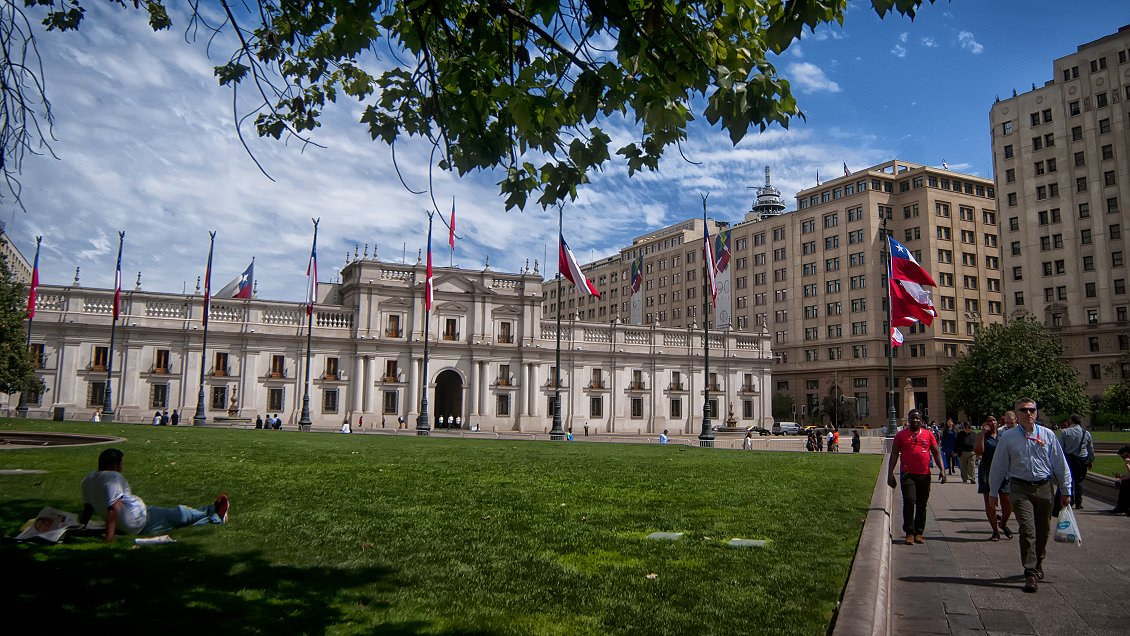 Gobierno defiende despidos en el sector público: 