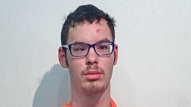 Detienen a joven que quería violar y comerse a un niño