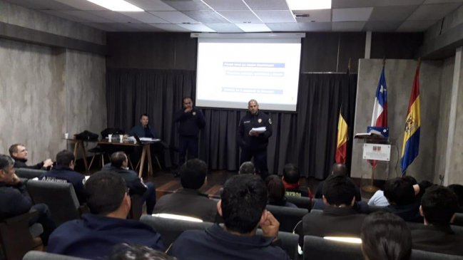 Oficiales de Bomberos de Talcahuano se capacitan con certificación internacional
