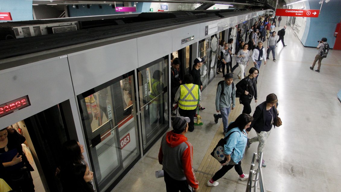 Línea 6 del Metro transportó a 35 millones de pasajeros en su primer año