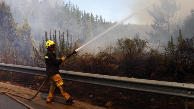 Declaran alerta temprana para Valparaíso por riesgo de incendios forestales