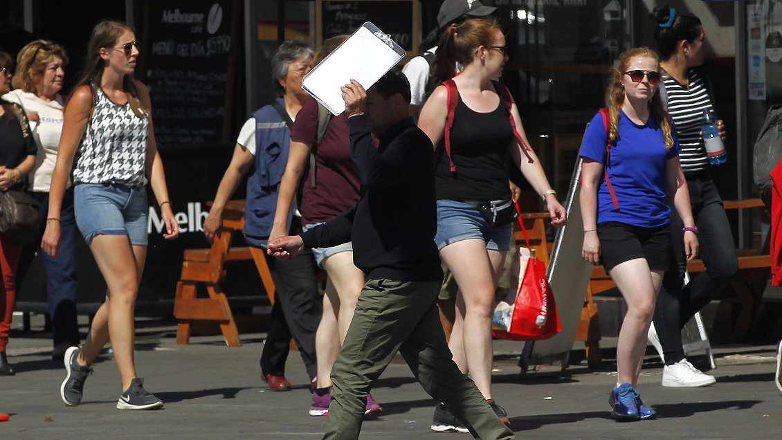 Aguantad: Este jueves sigue el calor en Santiago