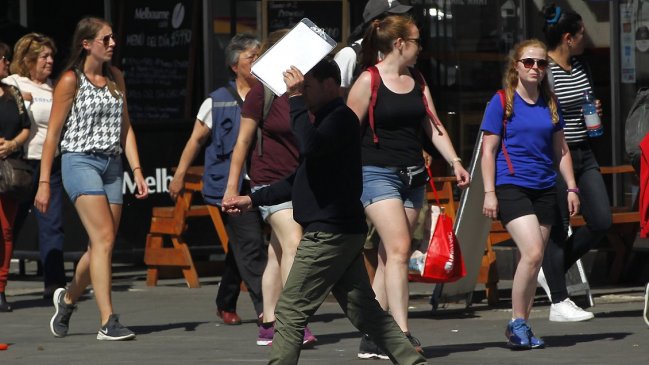 Aguantad: Este jueves sigue el calor en Santiago