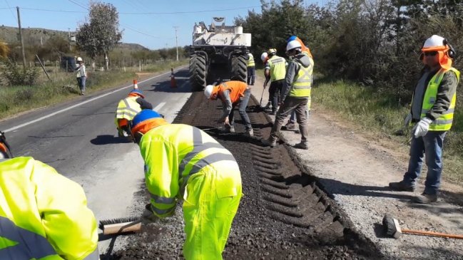 Utilizan por primera vez asfalto espumado en rutas de O'Higgins