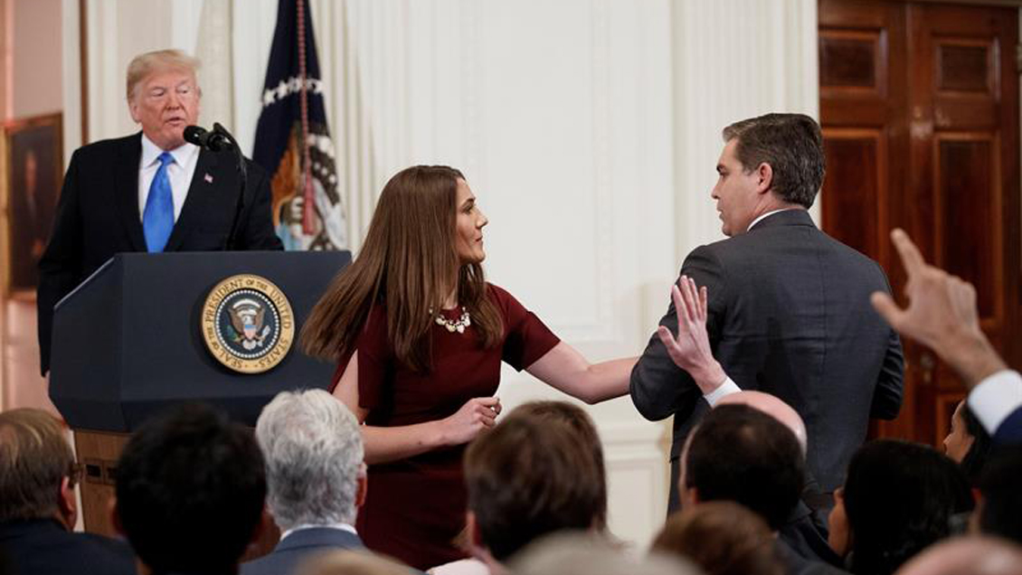 La Casa Blanca retiró credencial a periodista de CNN tras altercado con Trump