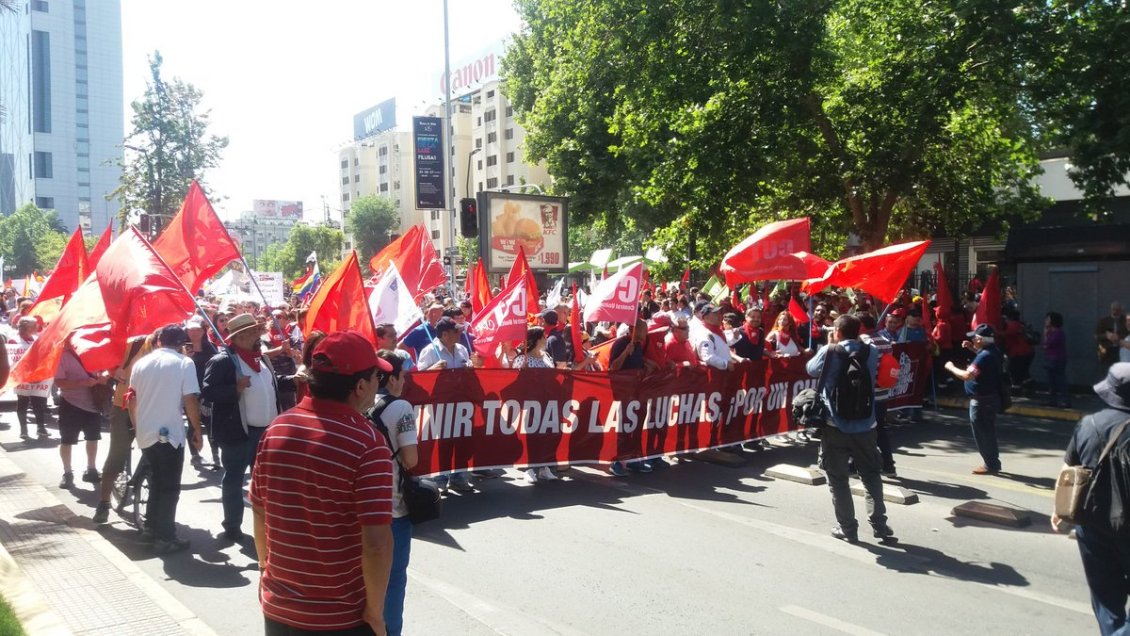 CUT realiza masiva marcha por paro nacional: Acusan falta de diálogo con el gobierno