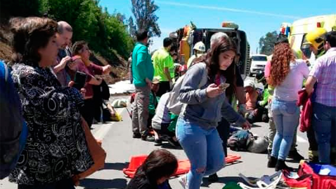 Bus volcó en la ruta que une Gorbea con Loncoche