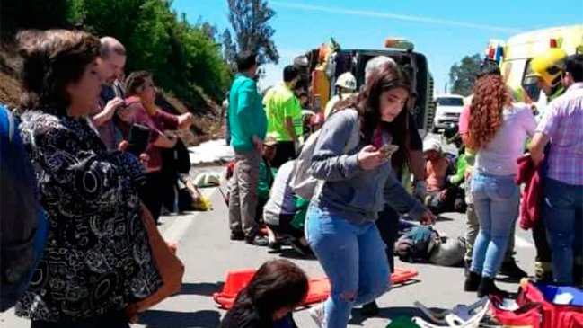 Bus volcó en la ruta que une Gorbea con Loncoche