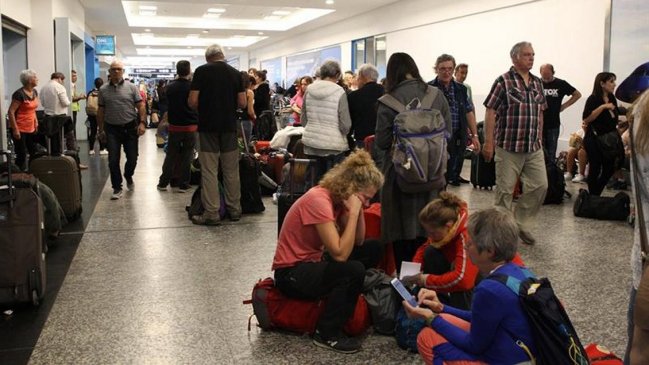 Mauricio Macri pide diálogo a sindicatos para acabar subsidio a Aerolíneas Argentinas