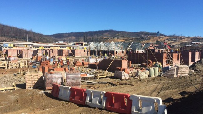 Alcalde de Constitución criticó al Gobierno por reconstrucción de Santa Olga