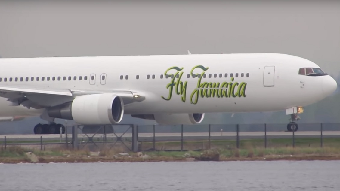 Vuelo de Fly Jamaica tuvo que aterrizar de emergencia y dejó seis heridos