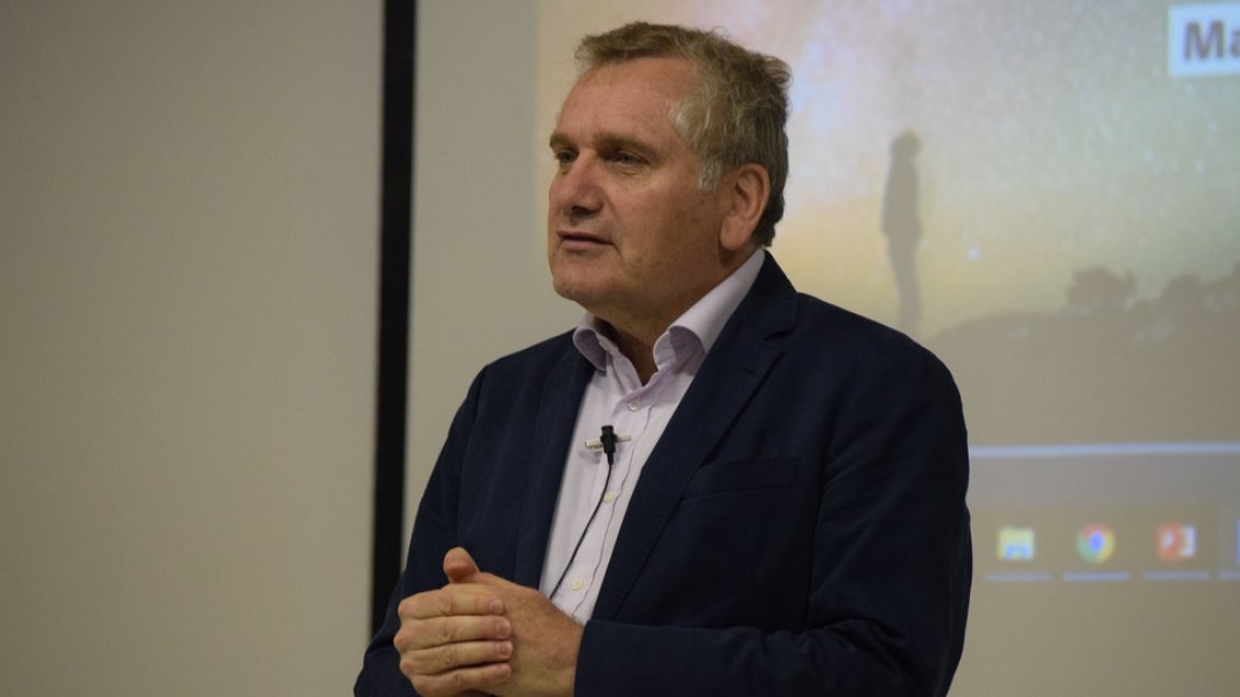 Realizan conversatorio sobre eclipse solar del 2019