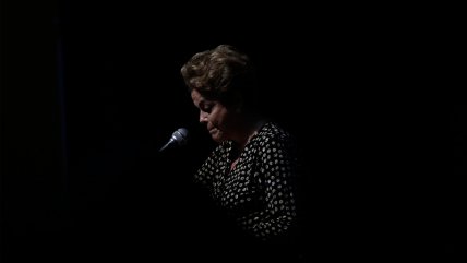 Detienen a ex funcionarios del gobierno de Rousseff por participar en red de soborno