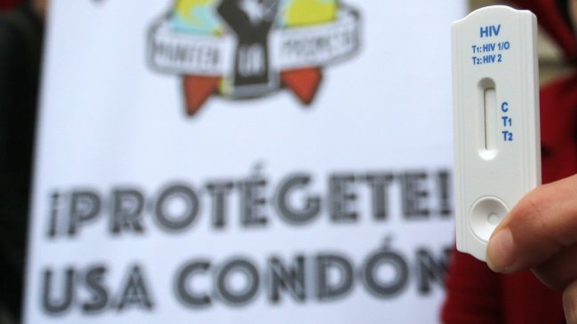 Cifras de VIH y gonorrea van al alza este año en Chile