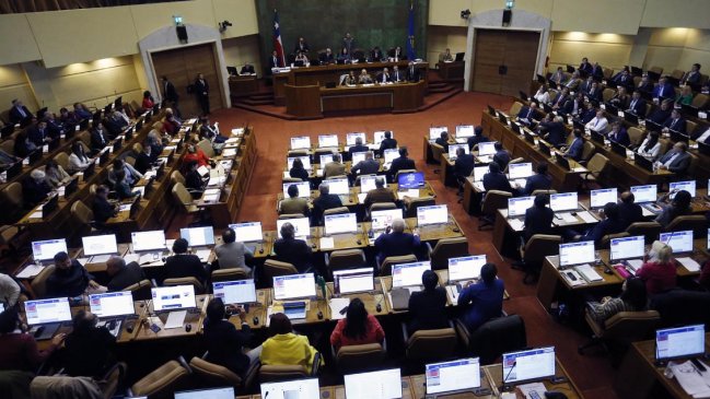 Con diferencias en la oposición, este lunes se discute 