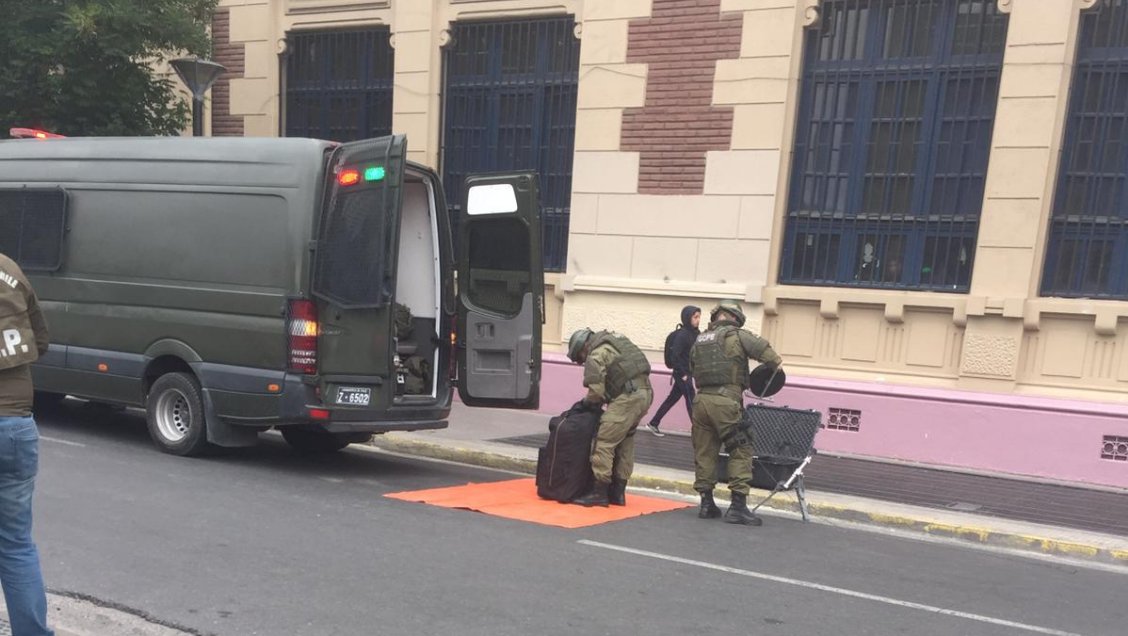 Artefacto sospechoso movilizó al GOPE en centro de Santiago