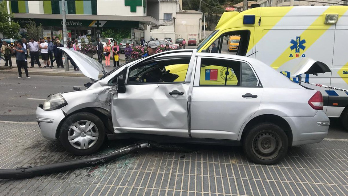 Una peatona murió tras ser atropellada en medio de una colisión vehicular