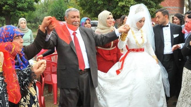 Un patriarca turco celebró con sus 200 nietos la boda de su hijo número 24