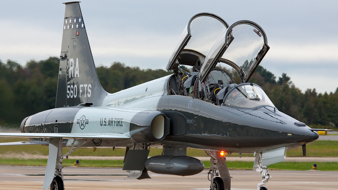Avión de la Fuerza Aérea de EEUU se estrelló en Texas: Un muerto