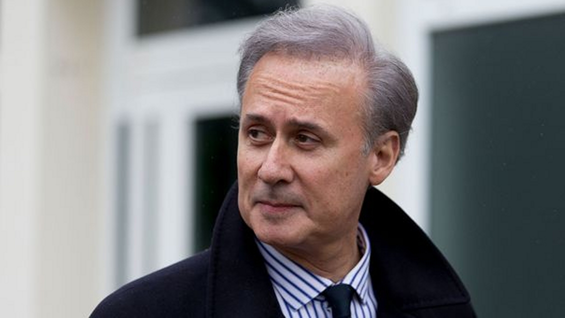 Ex secretario de Estado francés es absuelto de acusación de agresión sexual