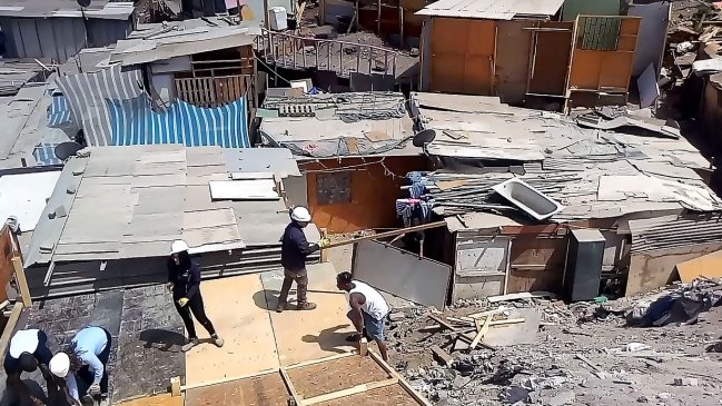 Nuevo operativo en Los Arenales de Antofagasta: Cuatro viviendas fueron desarmadas