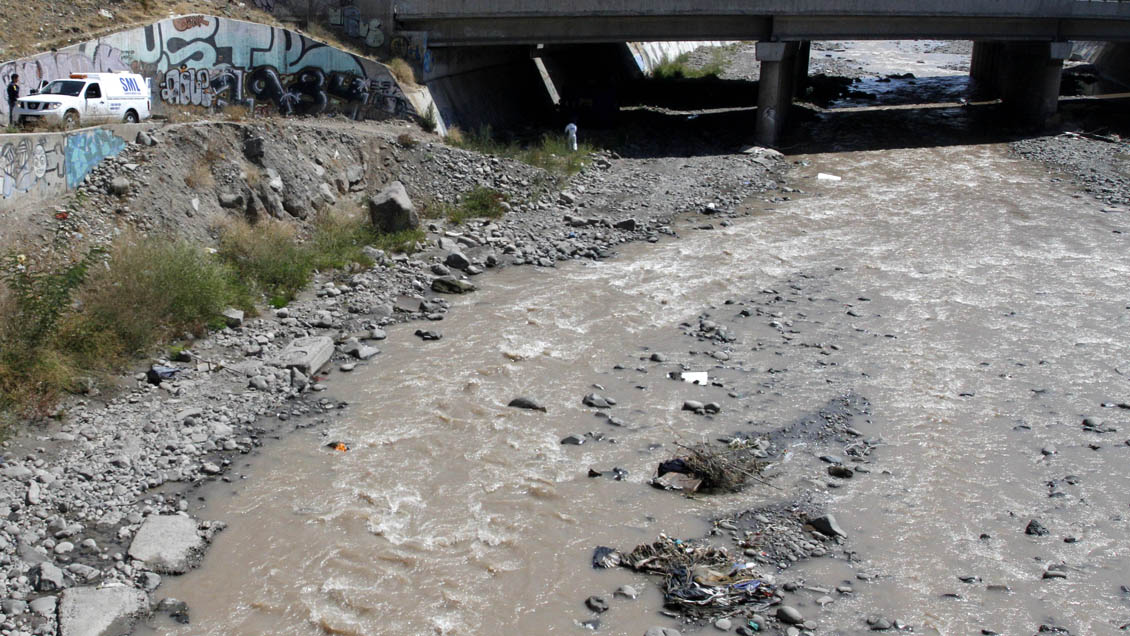 Encuentran cuerpo de un hombre en el río Mapocho