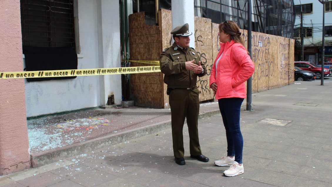 Desconocidos causaron destrozos en la Gobernación de Llanquihue