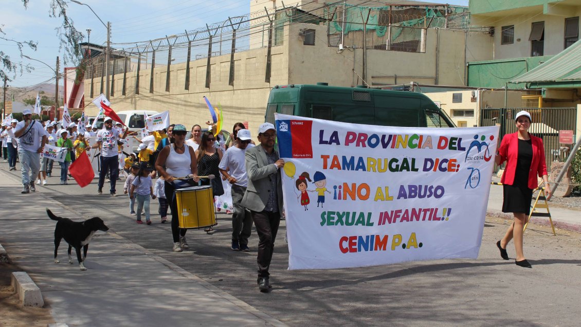 Niños de Pozo Almonte marchan en contra de abusos sexuales infantiles