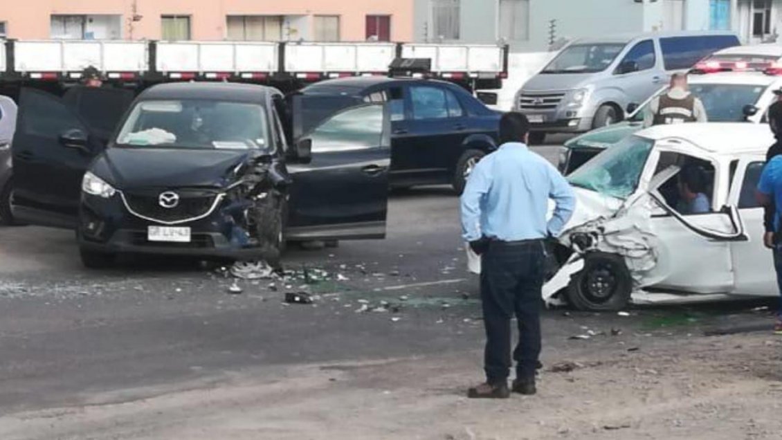 Sujeto con cuatro órdenes pendientes protagonizó choque vehicular en Antofagasta
