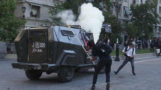 Nuevas protestas en el centro de Santiago por la muerte de Camilo Catrillanca
