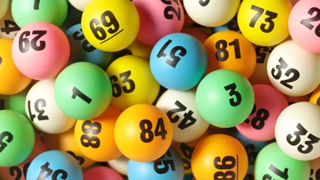 Tenía un boleto premiado de la lotería y lo metió sin querer a la lavadora