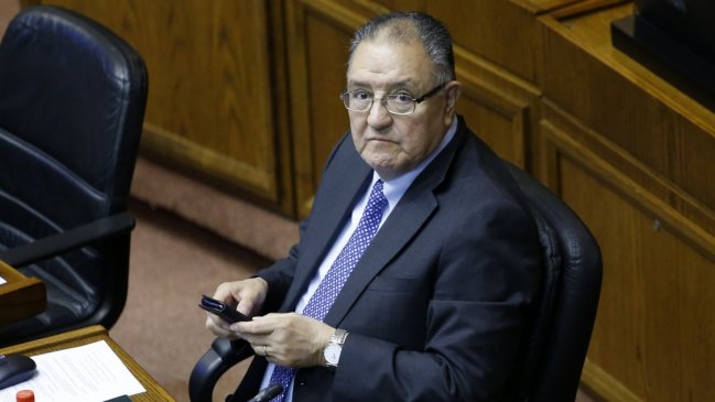 Senador Huenchumilla: Renuncia de Mayol 