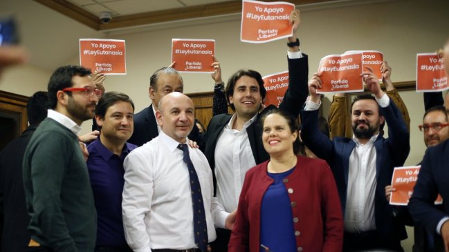 Proyecto de eutanasia avanza tras acuerdo con oficialismo