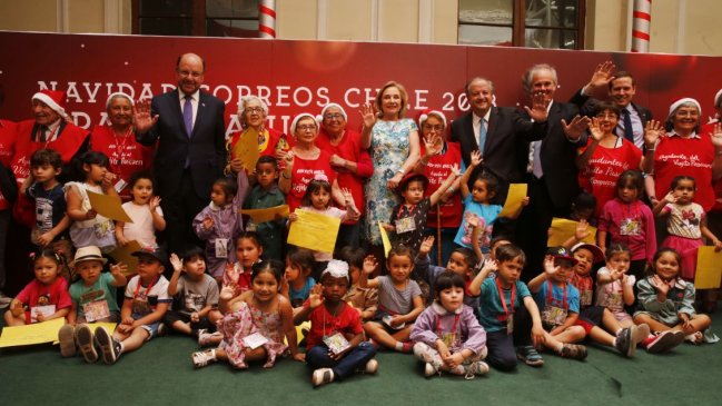 “Entrega un sueño”: Lanzan campaña de regalos de Navidad de CorreosChile
