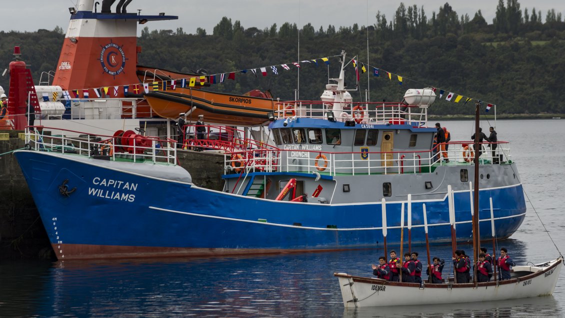 Chiloé: Inauguran primer buque de instrucción marítima civil en Chile