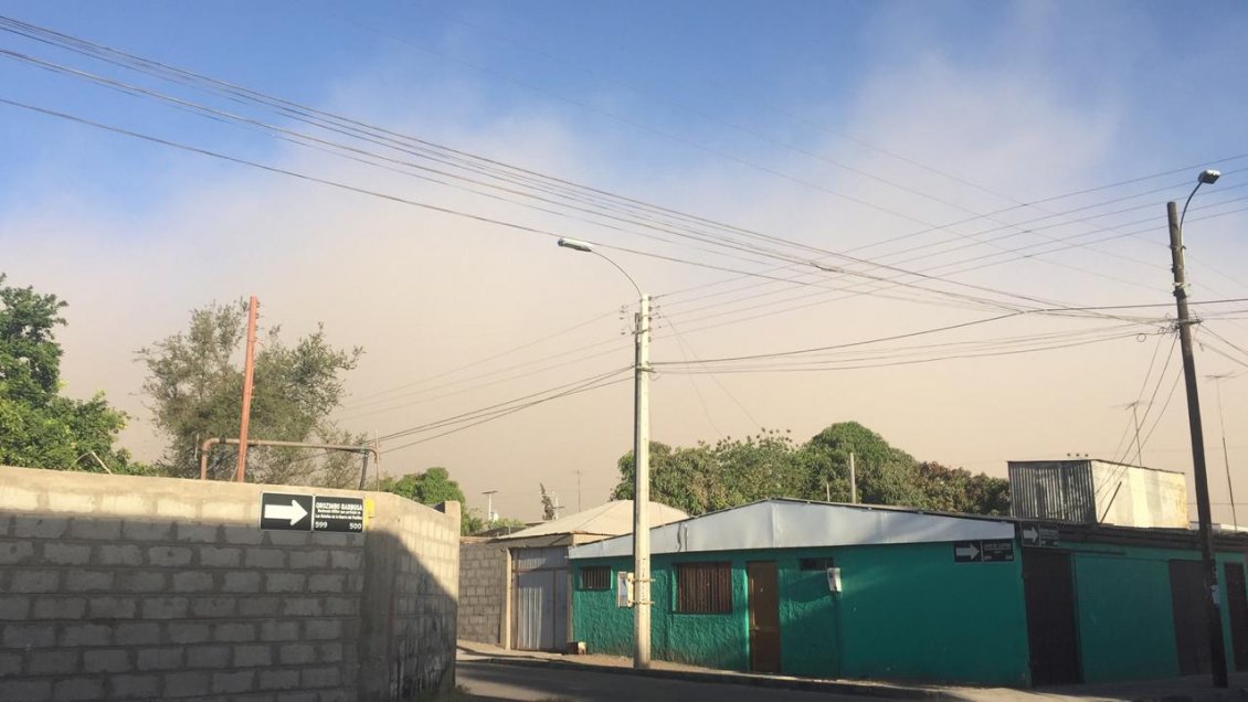 Tarapacá: Vientos provocaron gran nube de polvo en Pica